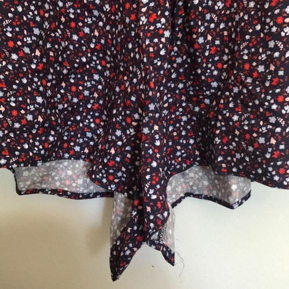 American Eagle long sleeve floral romper - Picture 4 of 5